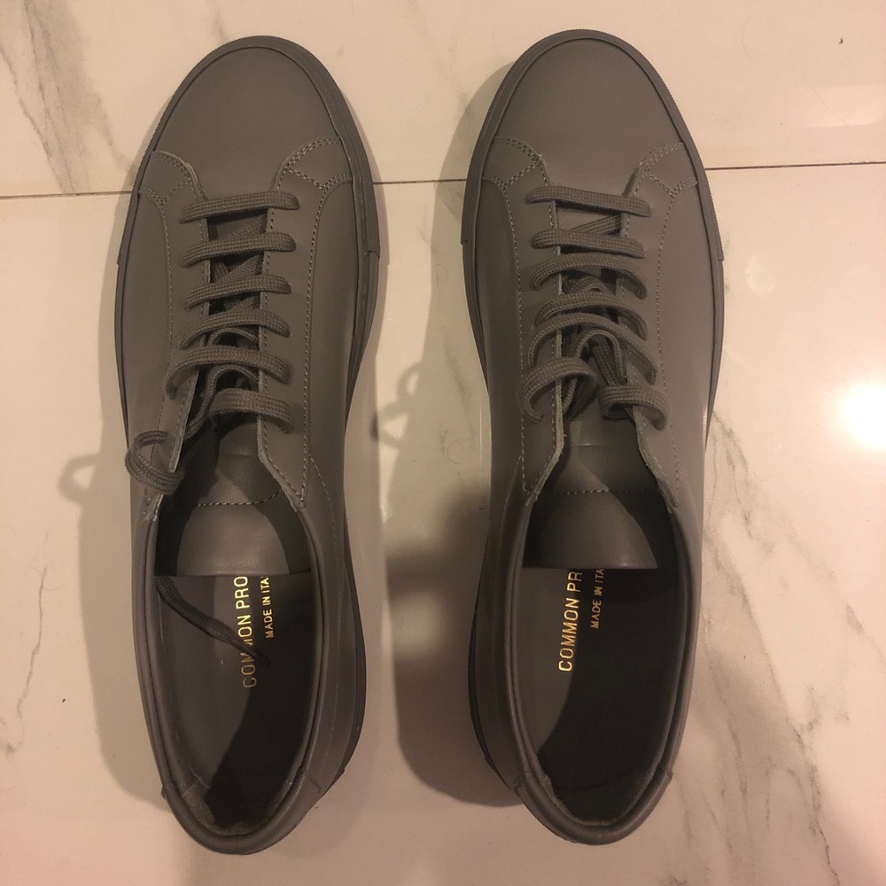 NWT Men’s Grey Common Project Sneakers Size 42